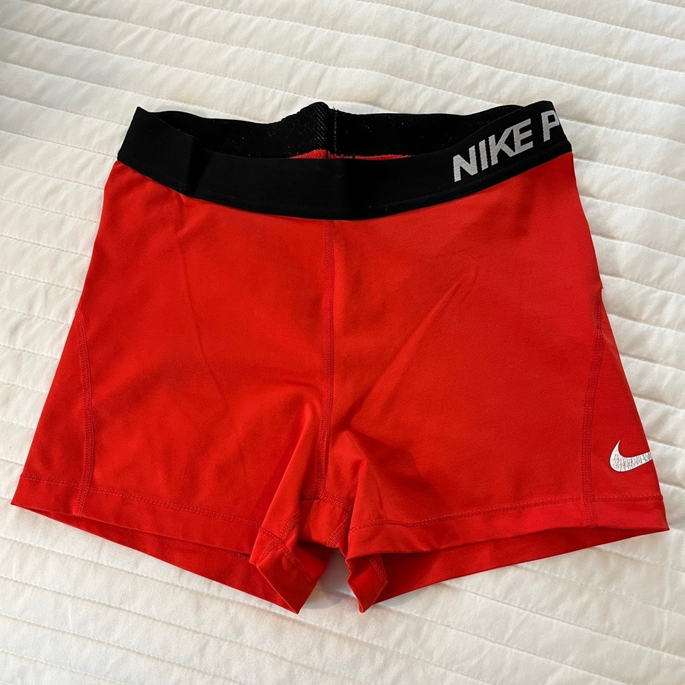 Nike Pros Shorts 3-inch Nike Pro Womens size M ( Medium ) athletic Nike shorts